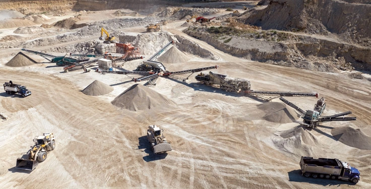 At the main production area of McCar Companies’ Georgetown, Texas, operation, the company operates a 1600 Eagle Crusher, a Cedarapids LJ-TSV horizontal screener, a Powerscreen Warrior 1800 and a Powerscreen Chieftain 2100X, as well as MGL Engineering conveyors. (Photo: Molson Group)